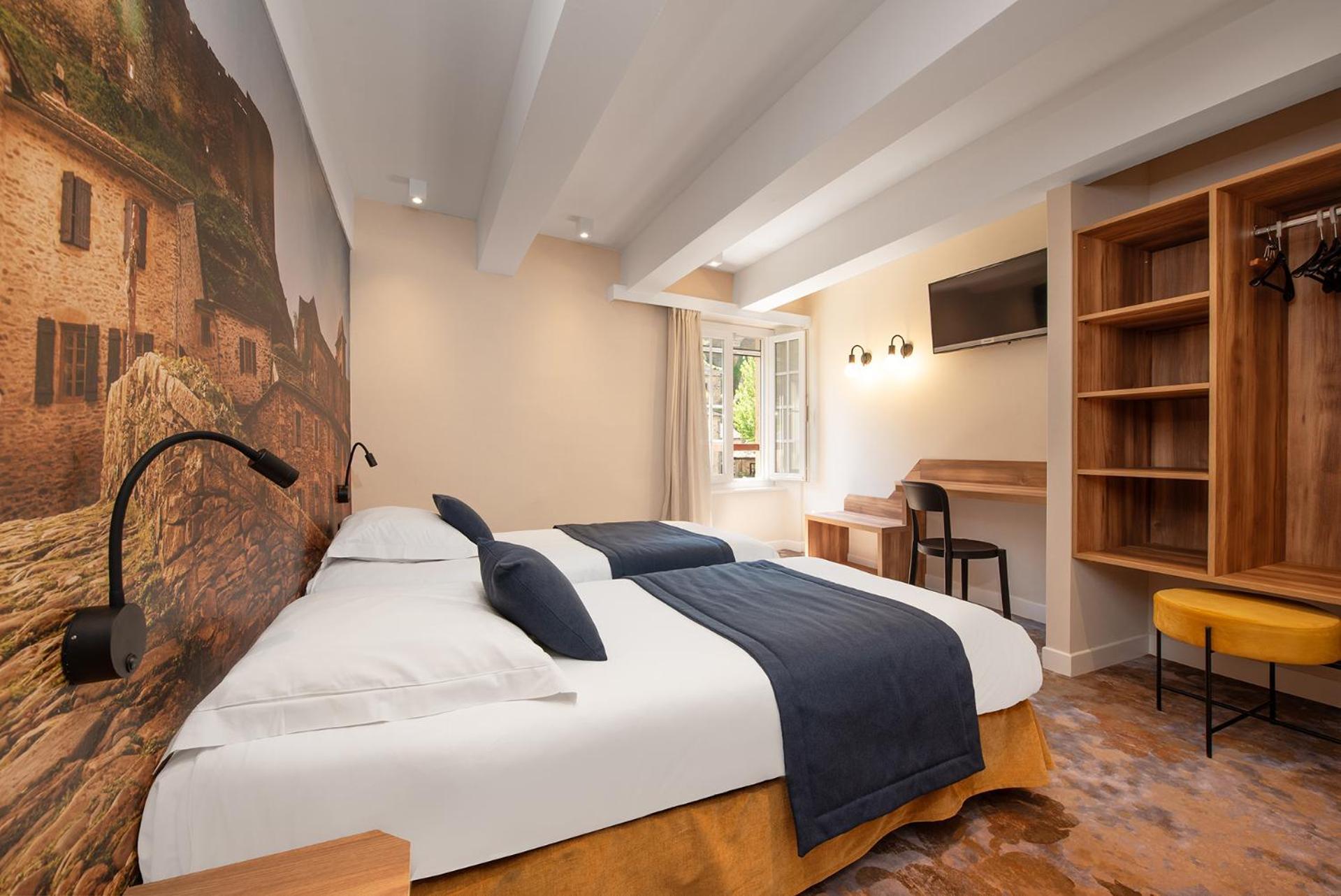 Hotel Restaurant Le Relays Du Chasteau - Logis Hotel Brousse-le-Chateau 外观 照片