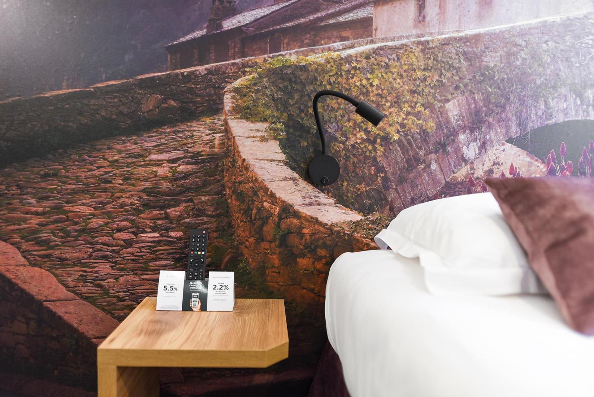 Hotel Restaurant Le Relays Du Chasteau - Logis Hotel Brousse-le-Chateau 外观 照片