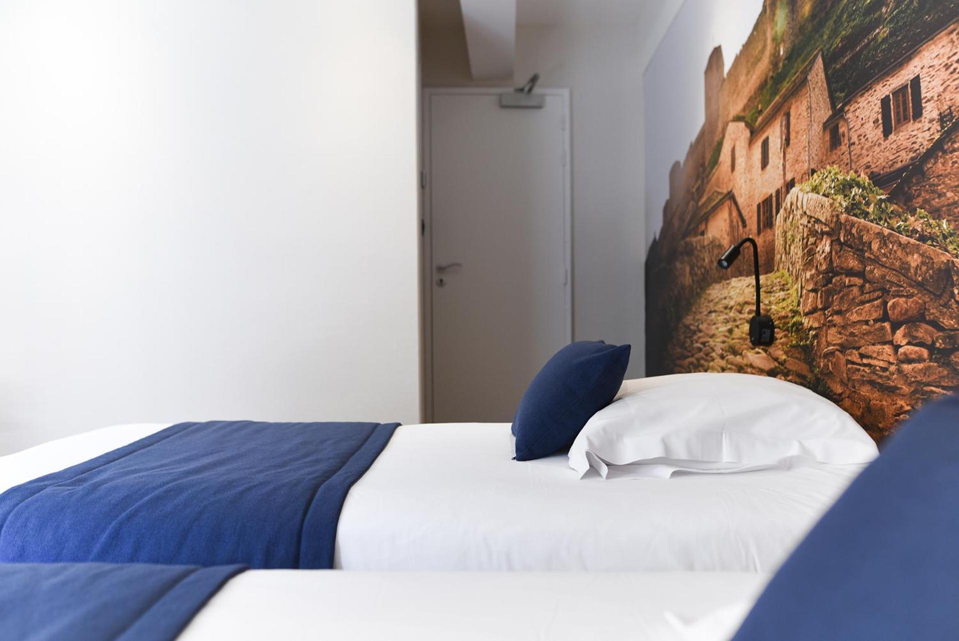 Hotel Restaurant Le Relays Du Chasteau - Logis Hotel Brousse-le-Chateau 外观 照片