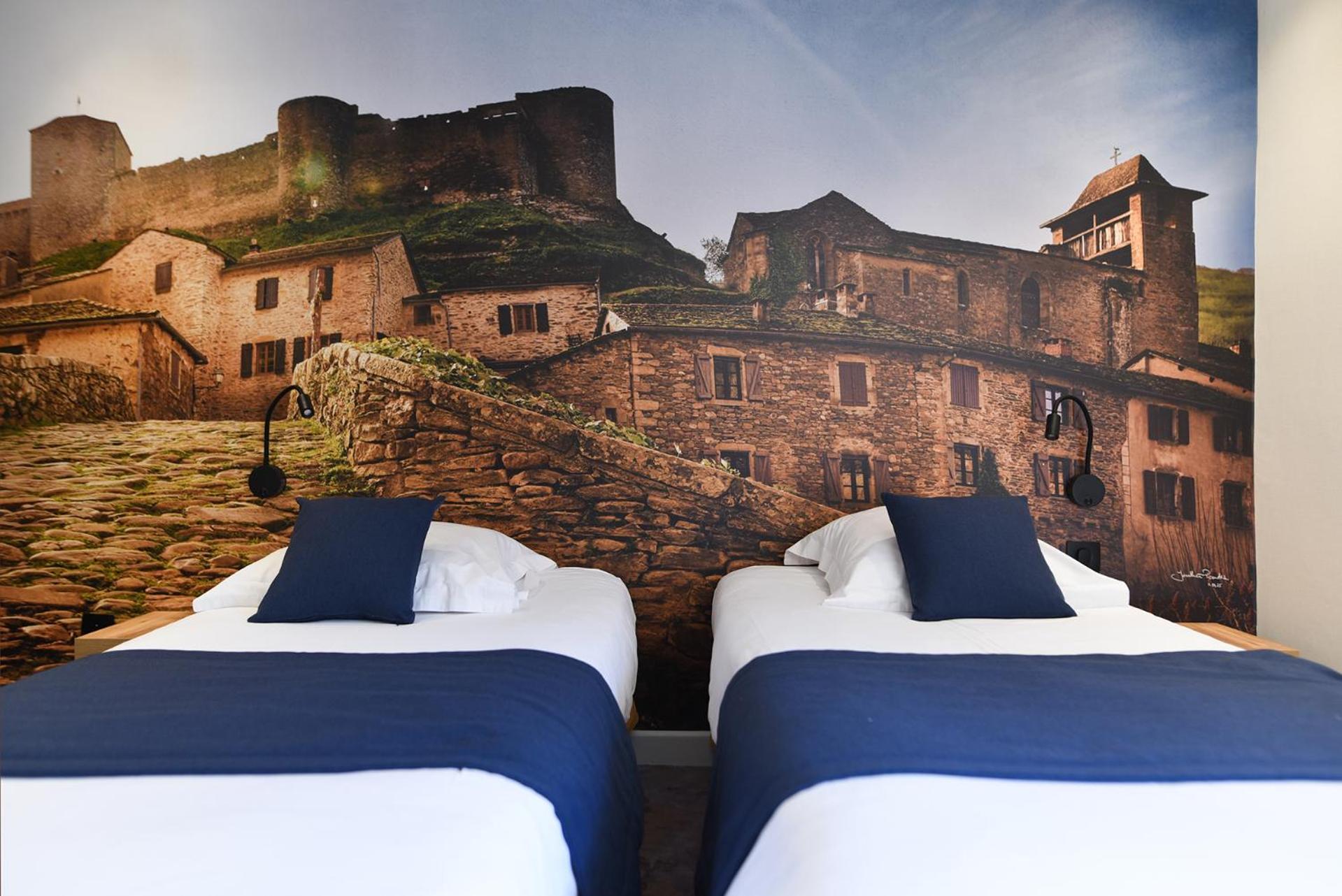 Hotel Restaurant Le Relays Du Chasteau - Logis Hotel Brousse-le-Chateau 外观 照片