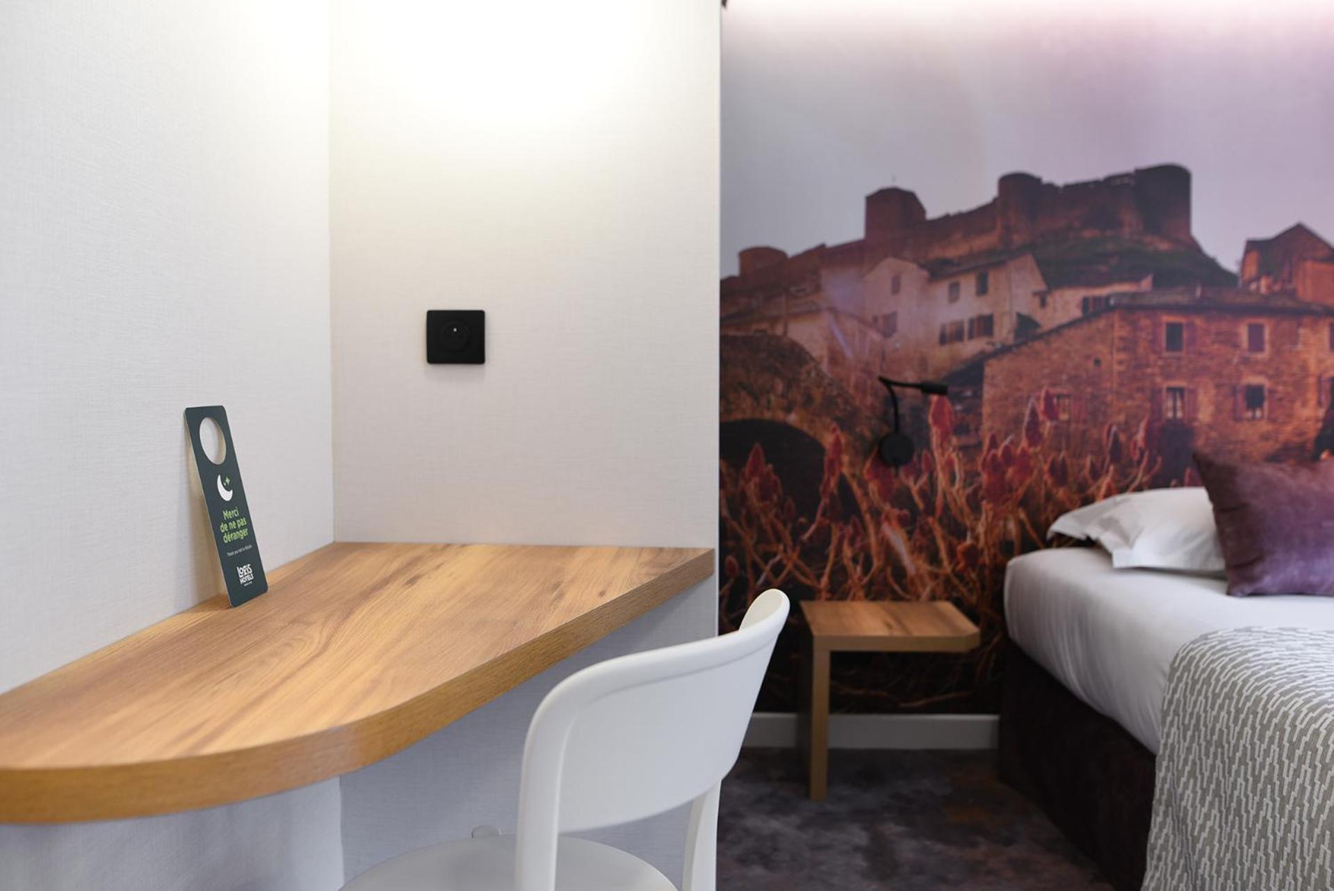 Hotel Restaurant Le Relays Du Chasteau - Logis Hotel Brousse-le-Chateau 外观 照片