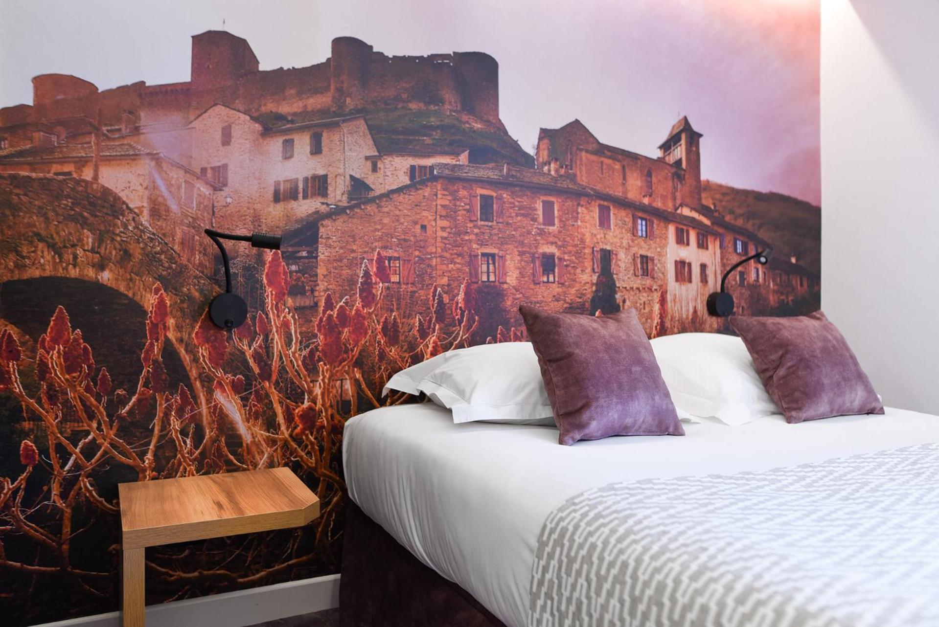 Hotel Restaurant Le Relays Du Chasteau - Logis Hotel Brousse-le-Chateau 外观 照片