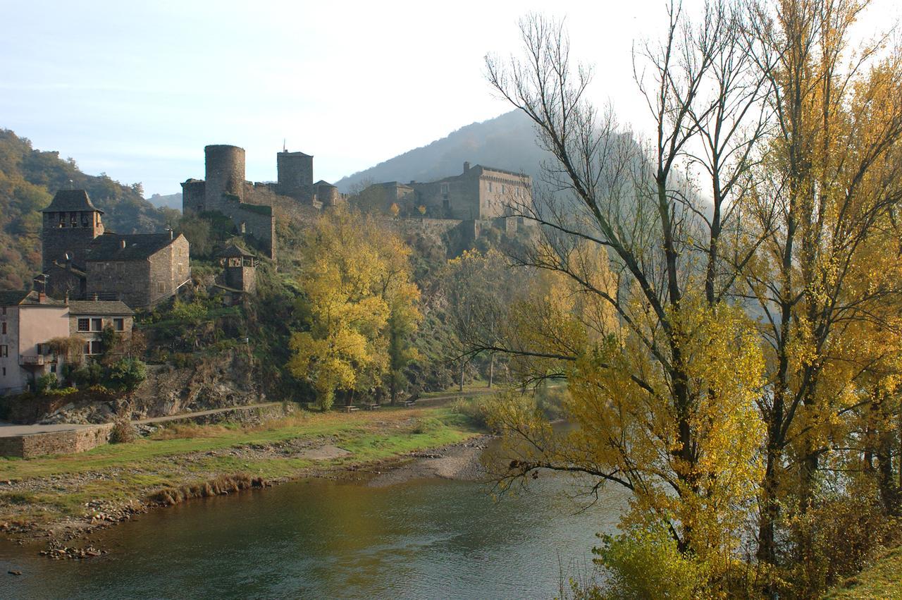 Hotel Restaurant Le Relays Du Chasteau - Logis Hotel Brousse-le-Chateau 外观 照片